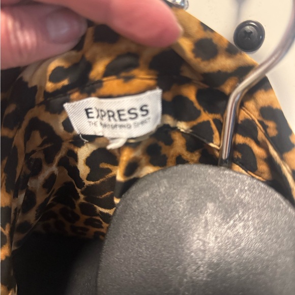 Express Leopard Print Blouse - Picture 2 of 7